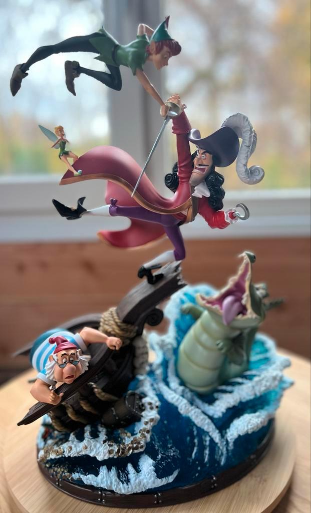 Peter Pan Beeld - Zeer Gedetailleerd!, Verzamelen, Disney, Zo goed als nieuw, Beeldje of Figuurtje, Peter Pan of Pinokkio, Ophalen of Verzenden