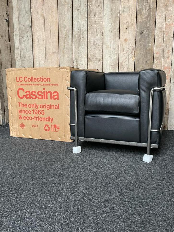 Nieuw Cassina LC2 Design Fauteuil leer, Huis en Inrichting, Fauteuils, Nieuw, Leer, Metaal, 75 tot 100 cm, Minder dan 75 cm, Ophalen of Verzenden