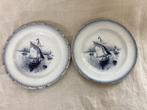 2 franse  antieke borden , St Amand.  " Decor Delft", Ophalen of Verzenden
