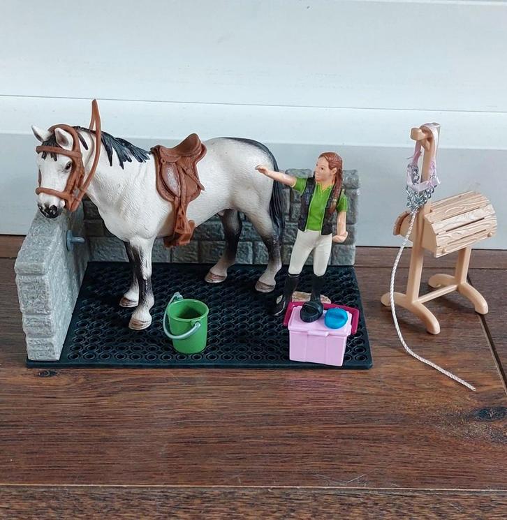 Schleich wasplaats te koop (3)., Verzamelen, Dierenverzamelingen, Zo goed als nieuw, Beeldje of Figuurtje, Paard, Ophalen of Verzenden