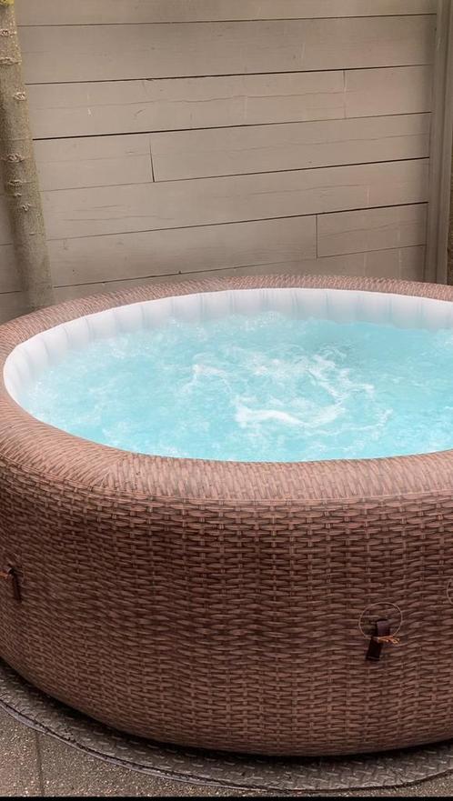 Bestway Lay-z spa st.moritz, Tuin en Terras, Bubbelbaden en Hottubs, Zo goed als nieuw, Pomp, Ophalen