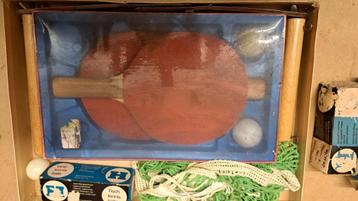 Tafeltennissetje (zonder tafel) beschikbaar voor biedingen