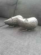 Metalen marmotten cavia decoratie vergrijsde kleur 2 stuks, Ophalen, Zo goed als nieuw