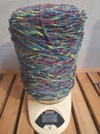 Mooie garen op cone, een kilo, Hobby en Vrije tijd, Breien en Haken, Ophalen of Verzenden, Zo goed als nieuw, Breien of Haken