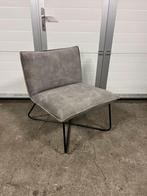 1 Luxe velvet grijze fauteuil showroom model, Huis en Inrichting, Fauteuils, Ophalen, Zo goed als nieuw, Metaal
