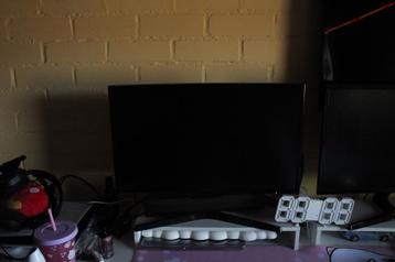 Samsung Wide monitor beschikbaar voor biedingen