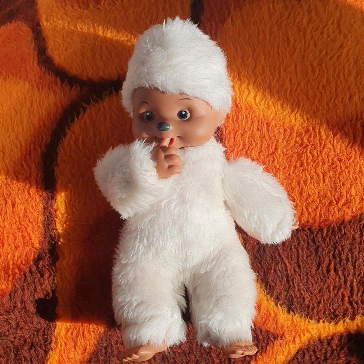 Witte Monchhichi aap knuffel +/- 37 monchichi vintage, Kinderen en Baby's, Speelgoed | Poppen, Zo goed als nieuw, Overige typen