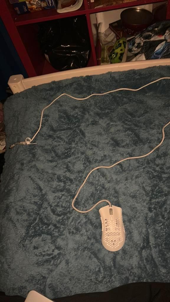 Gaming Muis (ISY IGM 4500WT HoneyComb RGB GAMING MOUSE), Computers en Software, Muizen, Zo goed als nieuw, Muis, Linkshandig, Rechtshandig