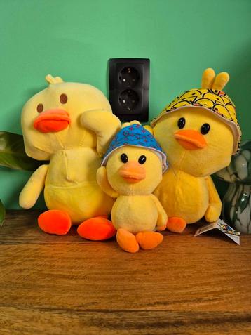 Eendenfamillie knuffel. beschikbaar voor biedingen