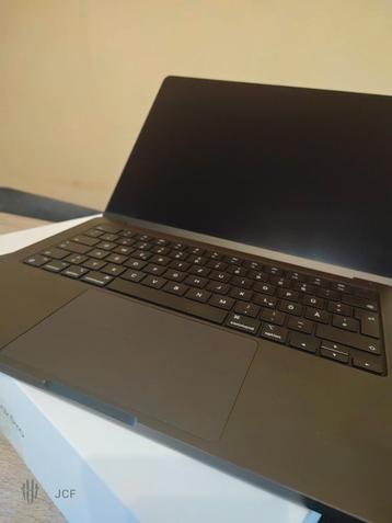 MacBook Pro 14" M3 Pro 11core - 18GB/512GB - Perfecte Staat beschikbaar voor biedingen