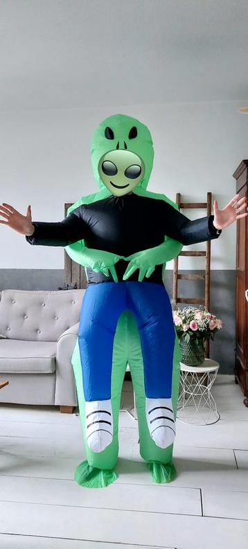 NIEUW - opblaasbaar feestpak “Alien” beschikbaar voor biedingen