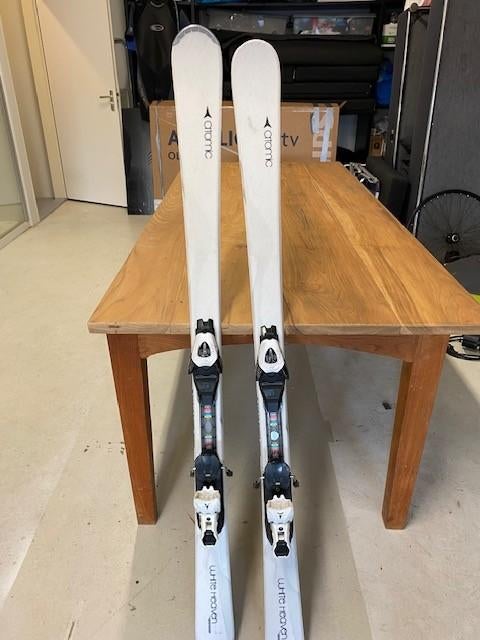 ski Atomic White Heaven 152, Ophalen, 140 tot 160 cm, Gebruikt, Atomic