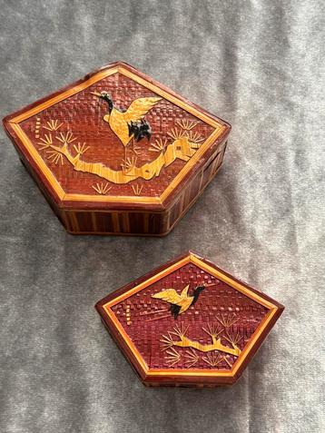 Set van 2 vintage bamboe doosjes met kraanvogel beschikbaar voor biedingen