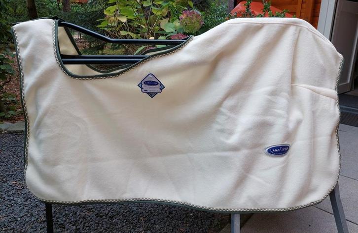 Nieuwe uitrijdeken met zadeluitsparing. Lamicell, maat 175, Dieren en Toebehoren, Paarden en Pony's | Dekens en Dekjes, Nieuw