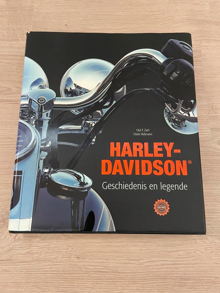 Harley-Davidson: Geschiedenis en legende, Boeken, Motoren, Zo goed als nieuw, Algemeen, Ophalen of Verzenden