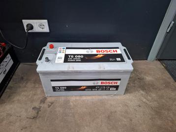 BOSCH en VARTA start accu 225 / 240Ah top staat! Vrachtwagen beschikbaar voor biedingen