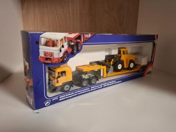 SIKU 3912 MAN `F90 met dieplader oplegger en shovel beschikbaar voor biedingen