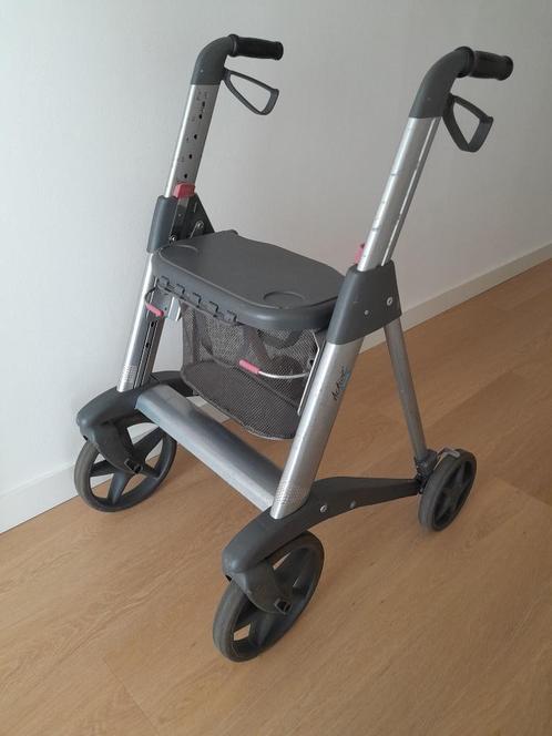 Rollator, merk Active Access, Diversen, Rollators, Lichtgewicht, Opvouwbaar, Ophalen