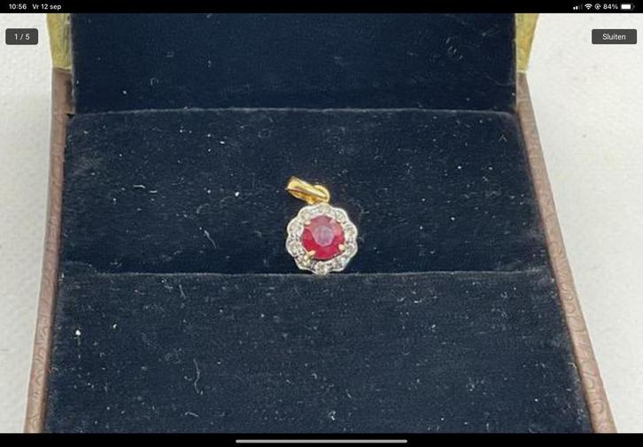 Ketringhanger goud met  diamanten en robijn., Sieraden, Tassen en Uiterlijk, Kettinghangers, Nieuw, Goud, Ophalen of Verzenden