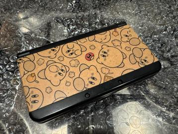 Nintendo New 3DS + Kirby Face Plates & lader - Topstaat! beschikbaar voor biedingen