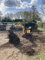 Minigraver met machinist, Diensten en Vakmensen, Tuinmannen en Stratenmakers