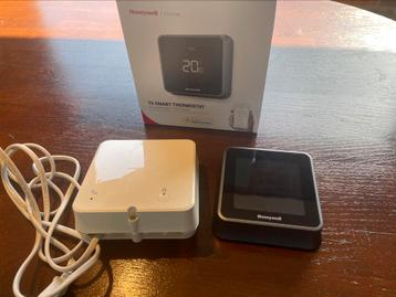 Honeywell Lyric T6 smart thermostaat in zwart beschikbaar voor biedingen