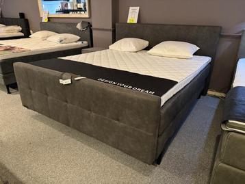 BOXSPRING SHOWMODELLEN LEEGVERKOOP beschikbaar voor biedingen