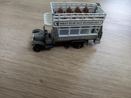 4 oude speciale voertuigen, bus, trein, ambulance enz, Hobby en Vrije tijd, Modelauto's | Overige schalen, Gebruikt, Overige typen