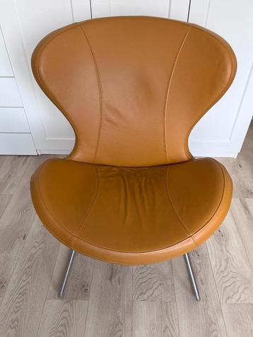 Lederen fauteuil beschikbaar voor biedingen