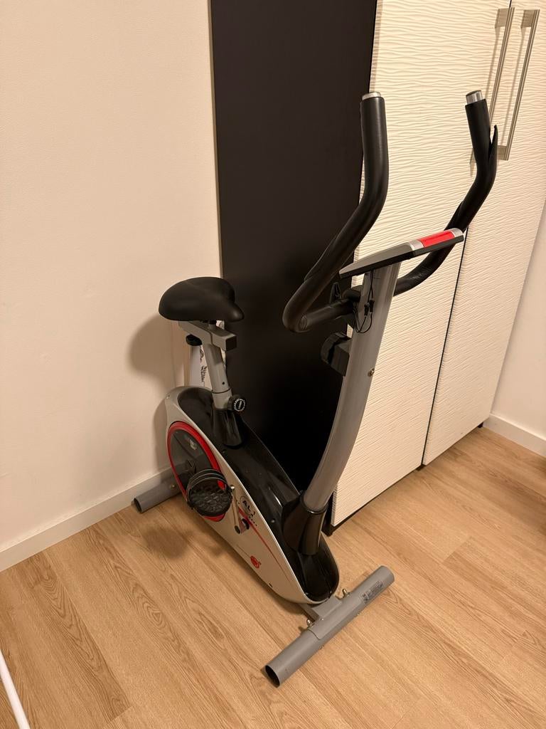 Hometrainer / Fitnessfiets - Goede conditie, Ophalen, Gebruikt, Metaal, Benen