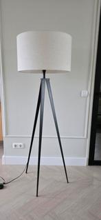 ZUIVER vloerlamp tripot 3 poot met kap linnen 55 cm rond, Huis en Inrichting, Lampen | Vloerlampen, Ophalen, Gebruikt, 150 tot 200 cm