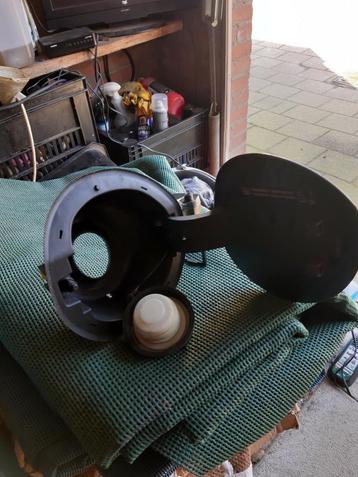 Een benzine dop plus behuizing Opel astra Bj 2010 beschikbaar voor biedingen
