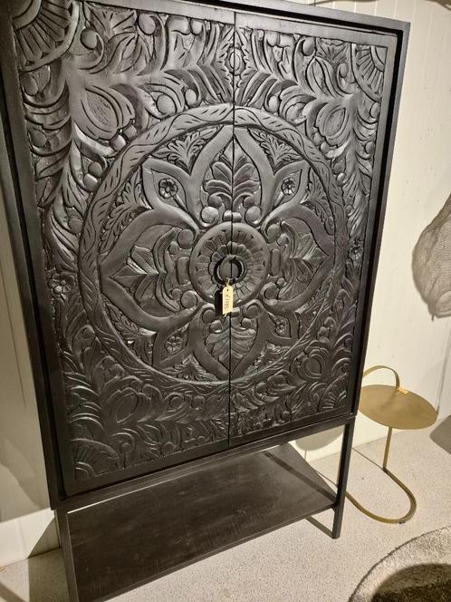 kast houtsnijwerk - zwart, Huis en Inrichting, Kasten | Wandmeubels, Nieuw, 150 tot 200 cm, Minder dan 150 cm, 25 tot 50 cm, Metaal