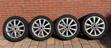 17" Volkswagen velgen met winterbanden - Complete Set beschikbaar voor biedingen