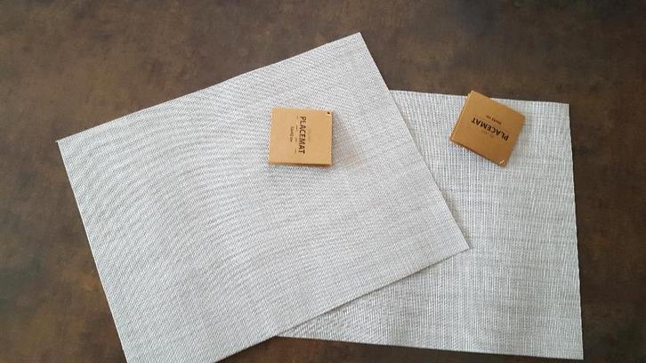 2x placemat Vallmo 33x 42 cm. zandkleur, Huis en Inrichting, Keuken | Textiel, Nieuw, Placemat, Ophalen of Verzenden
