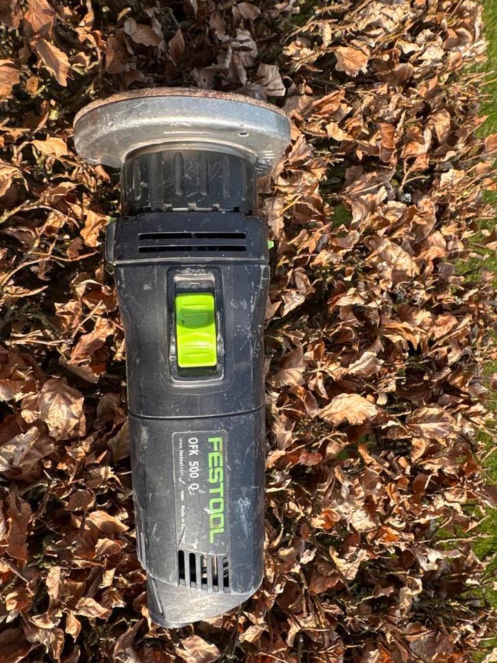 Festool OFK 500 Q Kantenfrees - Compact en Krachtig, Doe-het-zelf en Verbouw, Gereedschap | Freesmachines, Gebruikt, Elektrisch