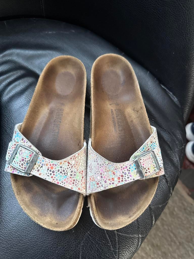 Birkenstock slippers met kleurrijke stippen maat 39, Ophalen of Verzenden, Gedragen, Overige kleuren, Slippers