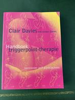 Handboek triggerpoint-therapie - Claire Davies, Boeken, Ophalen of Verzenden, Zo goed als nieuw, Clair Davies met amber Davies