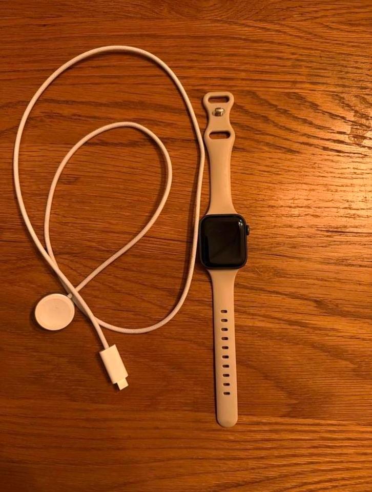 Apple Watch Series 5 40mm, Sieraden, Tassen en Uiterlijk, Smartwatches, Gebruikt, iOS, Zwart, Hartslag, Waterdicht, Ophalen of Verzenden