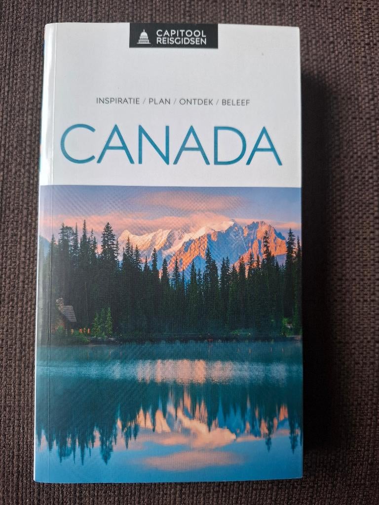 Capitool reisgids Canada, Gelezen, Capitool, Ophalen of Verzenden, Reisgids of -boek