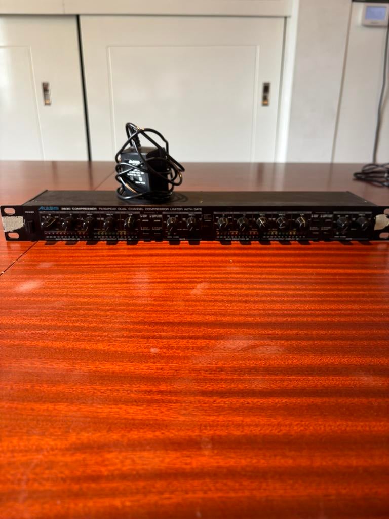 Alesis 3630, Ophalen, Zo goed als nieuw