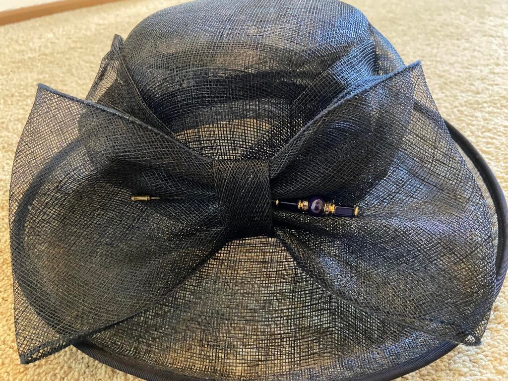 Dameshoed zwart, Ophalen of Verzenden, Zo goed als nieuw