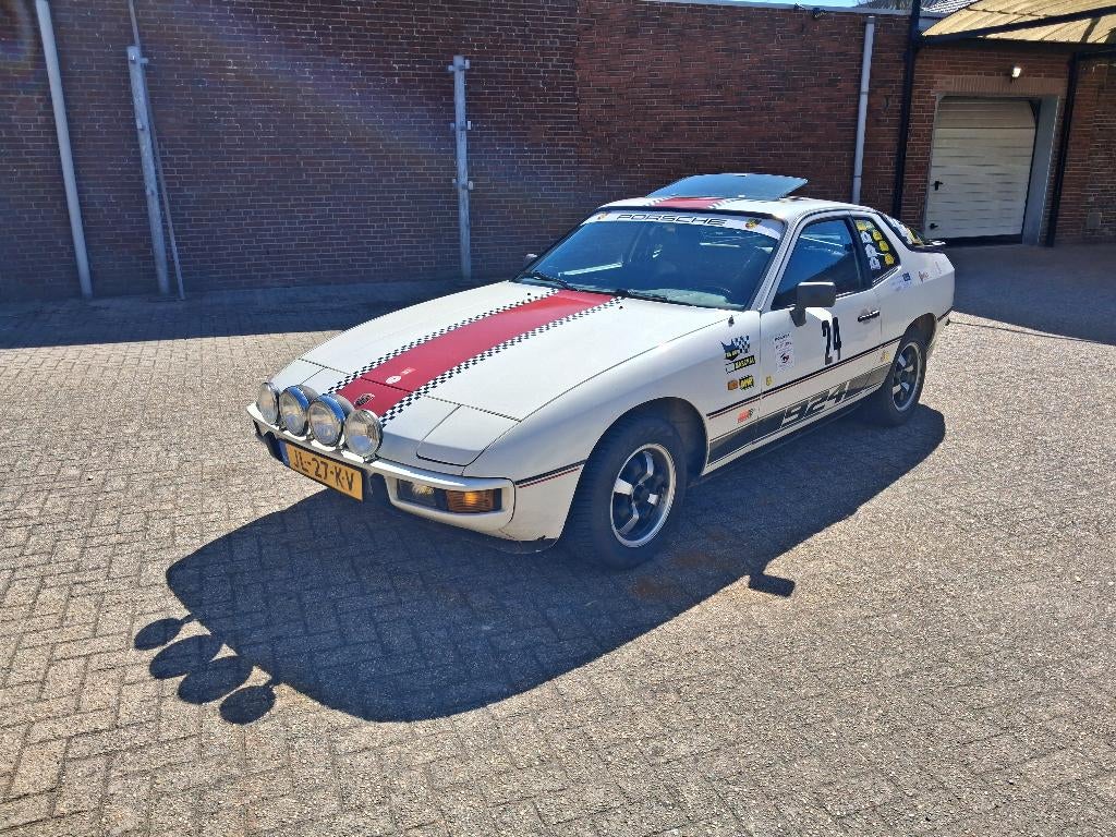 Porsche 924 2.0 Coupe 1983 Wit, Auto's, Achterwielaandrijving, 4 cilinders, 1070 kg, Wit