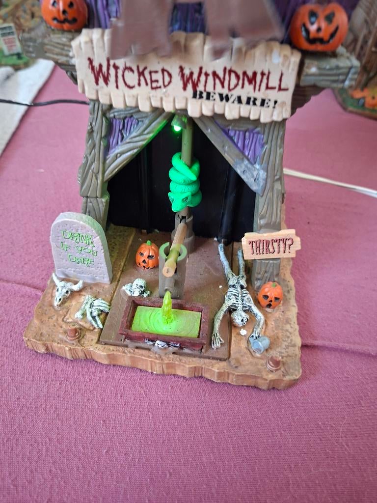 Lemax Spooky Town Wicked Windmill - Werkt, mist wijzer, Ophalen of Verzenden, Gebruikt