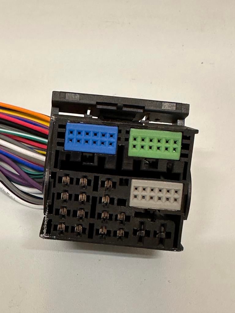 ISO kabel audi a3 2013-2018, Hobby en Vrije tijd, Elektronica-componenten, Ophalen of Verzenden, Zo goed als nieuw