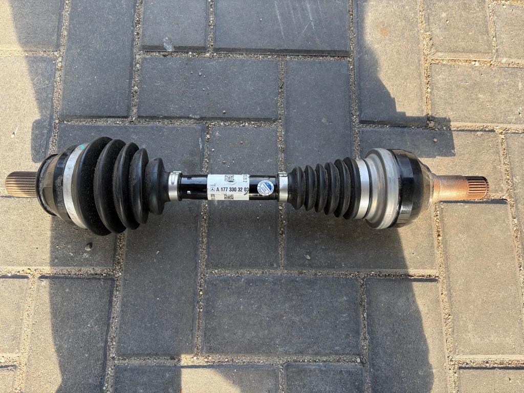 Aandrijfas A1773303203 Links, Gebruikt, Mercedes-Benz, Niet ingevuld, Mercedes