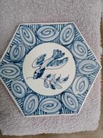 Zeshoekig tegeltje (Makkum)met duif en olijftak, Ophalen