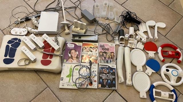 Wii met heel veel extra’s : balanceboard, 4 controllers, Ophalen, Gebruikt, Met 3 controllers of meer, Met stuurtje