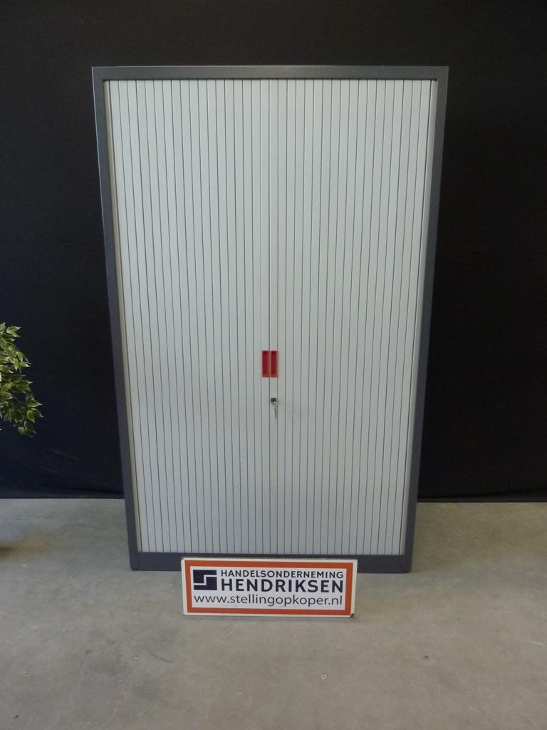 Nette roldeurkast / kantoorkast vele aanwezig! archiefkast, Gebruikt, 100 tot 150 cm, Handelsonderneming Hendriksen, Ophalen of Verzenden