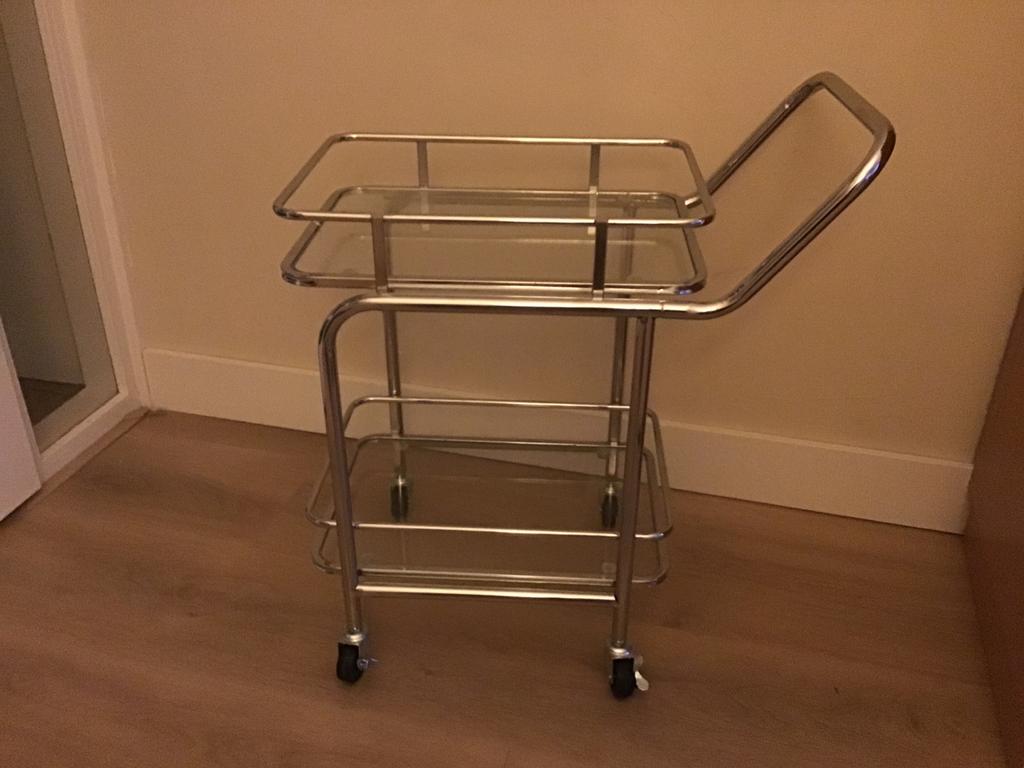Aluminium trolley met glazen platen, Ophalen, Zo goed als nieuw